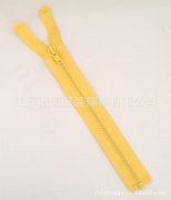 一定要仔细审核合同