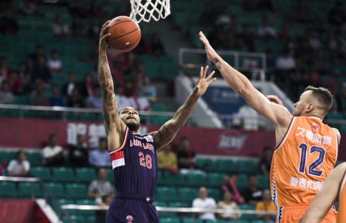 广州男篮签回凯弗·赛克斯 四外援阵容冲击季后