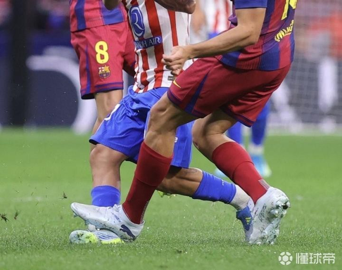 西甲焦点战裁判争议引热议，VAR介入引发红牌改