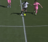 西甲焦点战裁判争议引热议，VAR介入引发红牌改