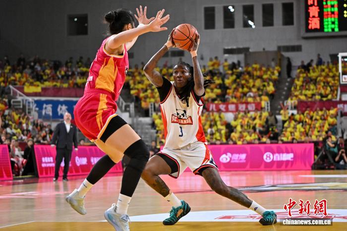 四川女篮力克山西队 夺得总决赛赛点